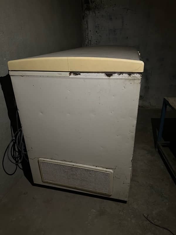 freezer urgent sale 1