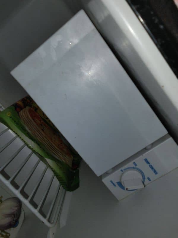 mini room fridge 3