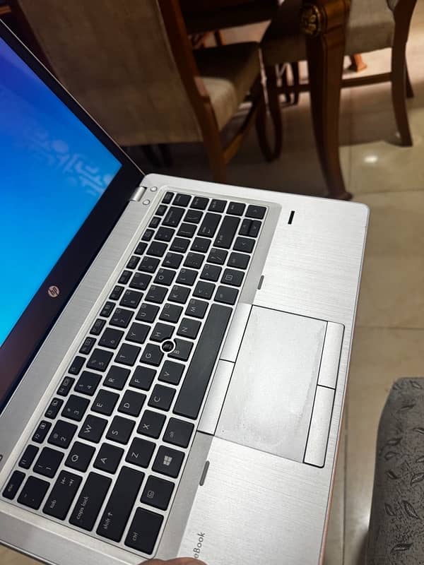 HP 3rd GEN i7  latest model 5