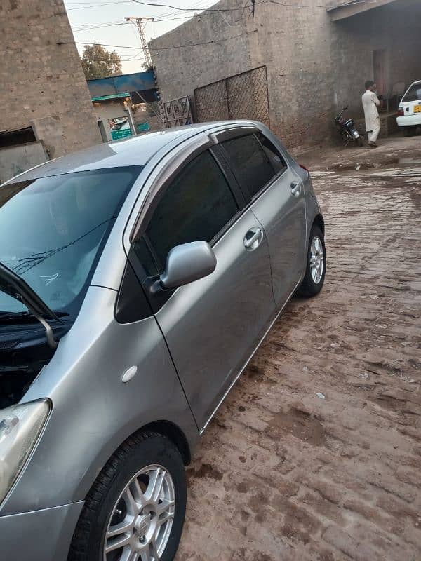 Toyota Vitz 2007 3