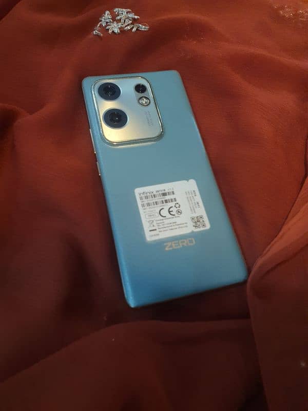 infinix zero 30 8/256 green color leather look 5