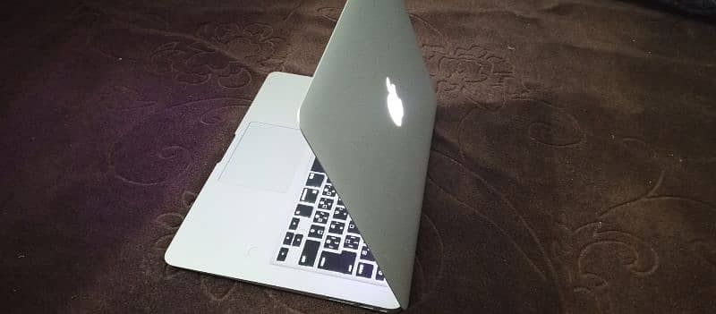 MacBook Air 2015 - Intel i7, 13.3" Display, 8GB RAM, 512GB SSD 14