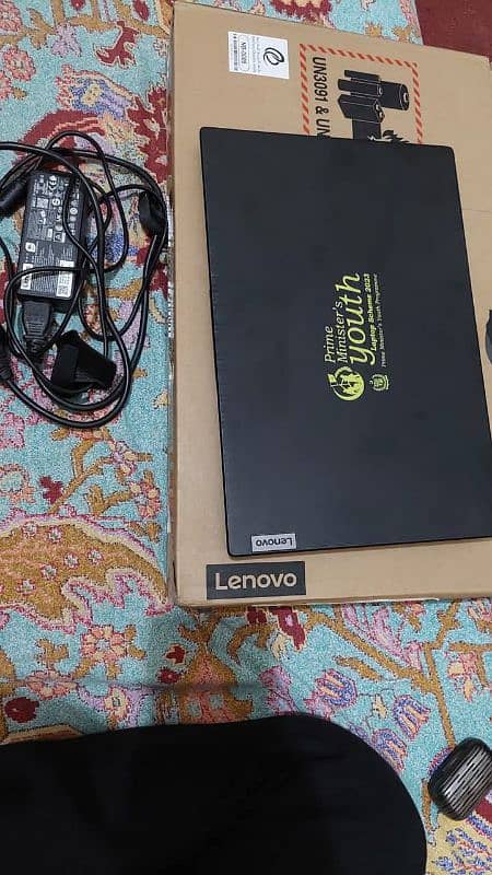 pm laptop Lenovo v14 for sale 0