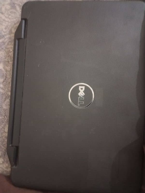 Dell laptop. 3