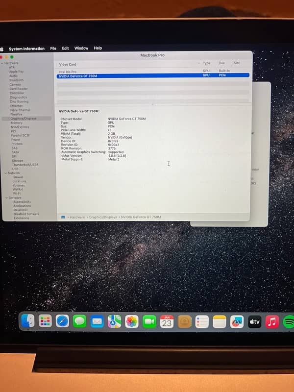 MacBook Pro 15 inch, i7, 16gb/256gb 7