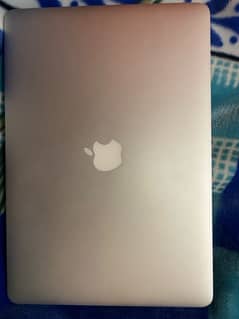 MacBook Pro 15 inch, i7, 16gb/256gb