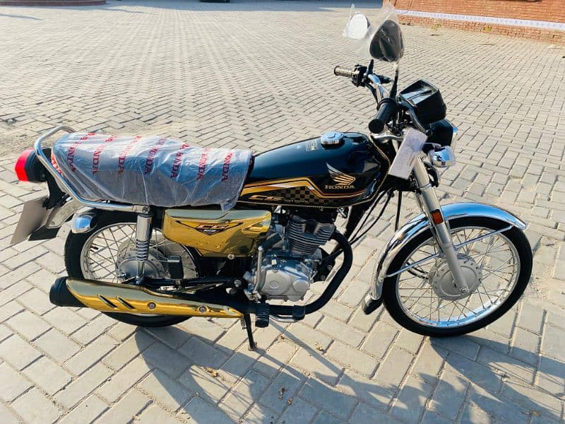 Honda 125 Gold Edition 7