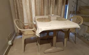 citizen plastic table and two chairs