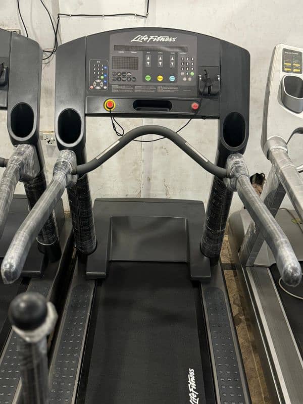 Treadmill / Running Machine / Elleptical  / Spinning bike / Gym cycle 5