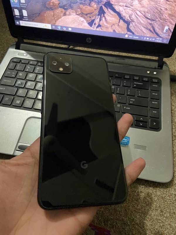 Google pixel ;4xl condition 10-9   :6/128 2