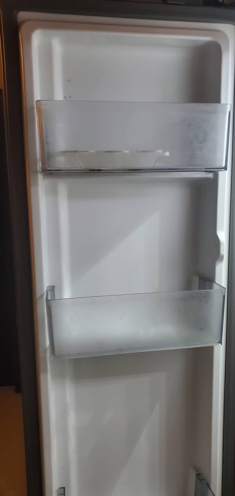 HAIER MODEL INVERTOR DOUBLE DOOR FRIDGE 13