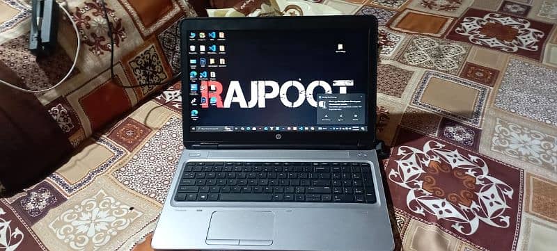 Hp laptop for sale     8gb ram ,     256 internel ,     4gb graphics 7