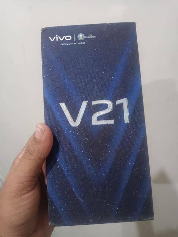 Vivo V21 with Box charger 4