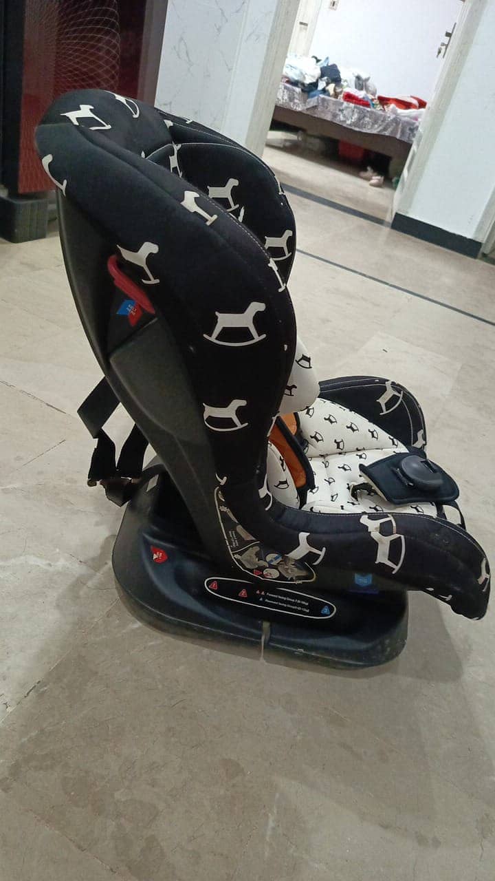 Baby Car Seater / Car Seat 2