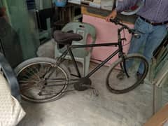 Classic Sturdy Bicycle - Perfect for Daily Use