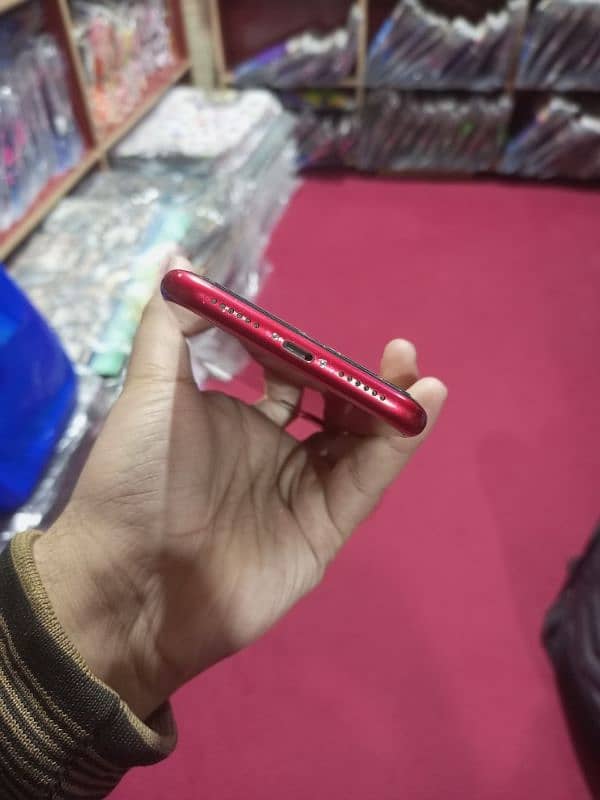 i Phone 11 Red 64Gb 5