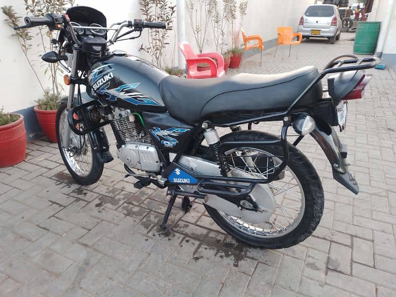 sazuki 150cc black in excellent condition 2