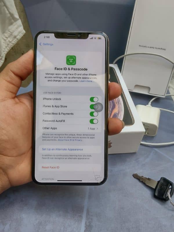 Iphone xs Max Dual Sim PTA 256 Gb With Box And Charger 4