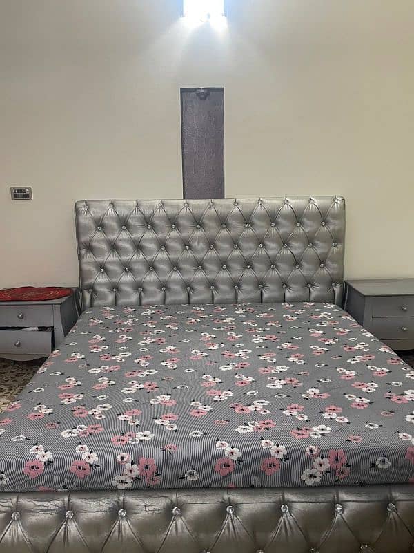 King size Double Bed With 2 side tables & two coffee chairs 1