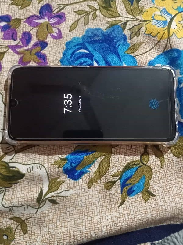 Vivo V21e minor shade 10/10 condition 5