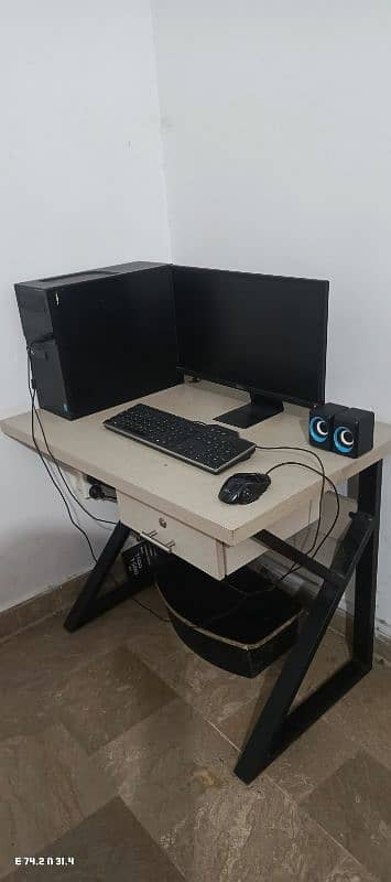 Desktop computer 3