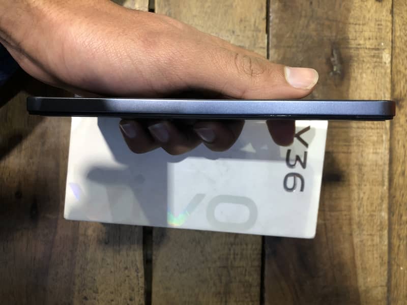 Vivo Y36 Ram=8+8gb /Storage=128gb with box and charger 6