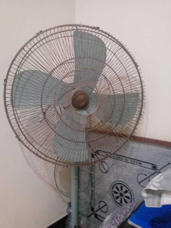 sale home use stand fan good condition 0