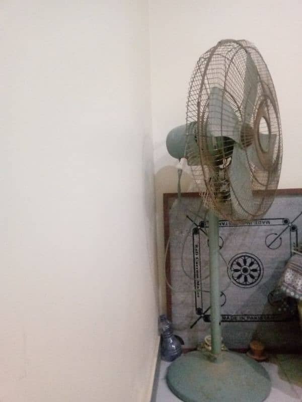 sale home use stand fan good condition 3