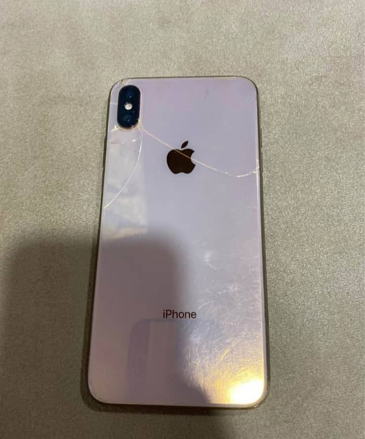 Apple iPhone XS Max 4