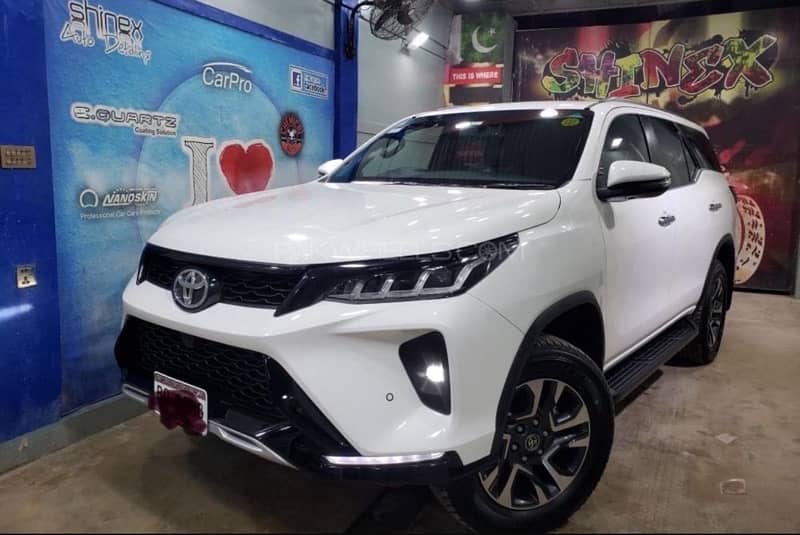 Toyota Fortuner legender 2022 0