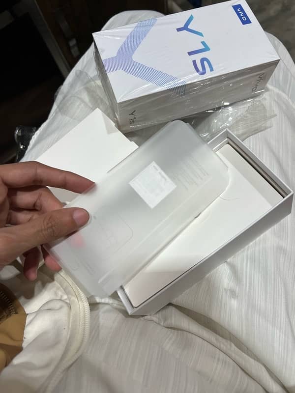 vivo y1s 2/32 duo Sim pta approved 7