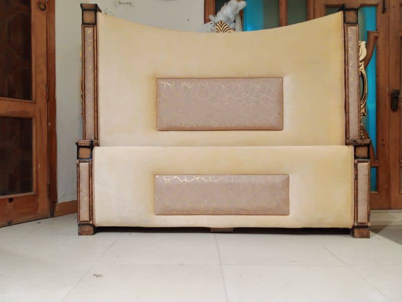 wooden bed fine condition call 03124049200 0