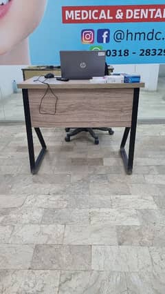 study table / workstation  for sale  / table