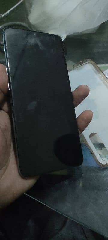 oppo F15 8/256 box with orignal charger condition see in p 3