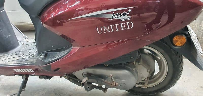 United Red scooty 4