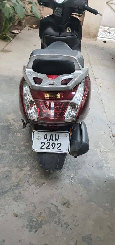 United Red scooty 6