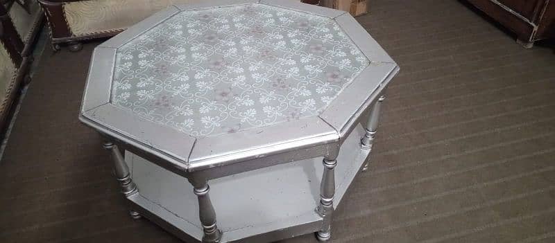 Hexagonal table good to use and looks very nice 1