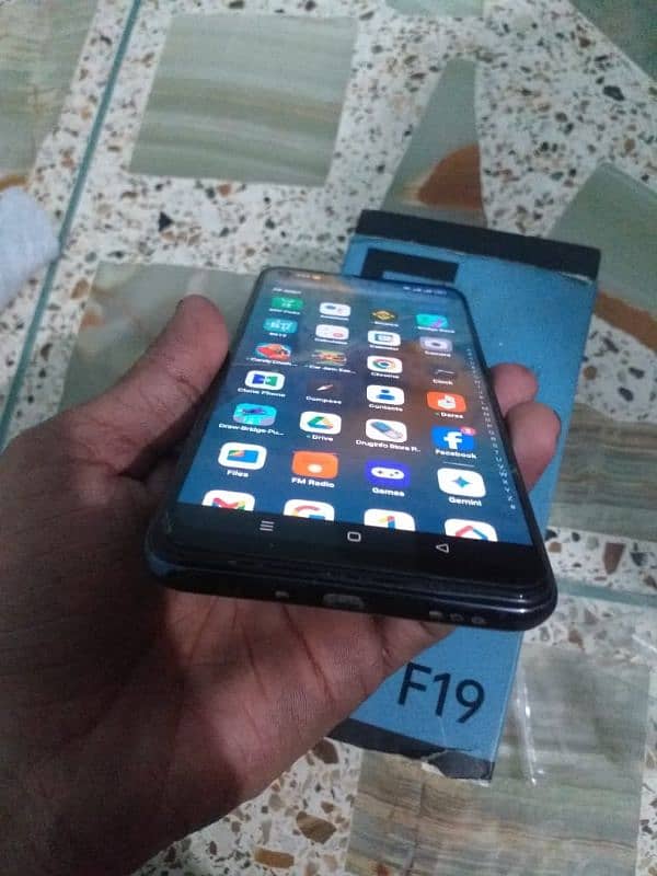 Oppo f19 with box 2