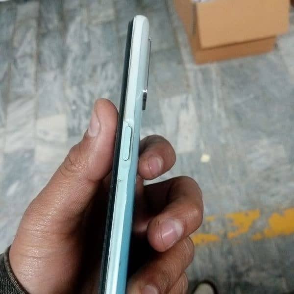 oppo a52 4 gb +3 ram 128 rom with box axcnange possible good phone 3