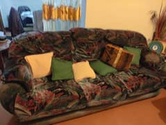 Sofa set in Good Condition