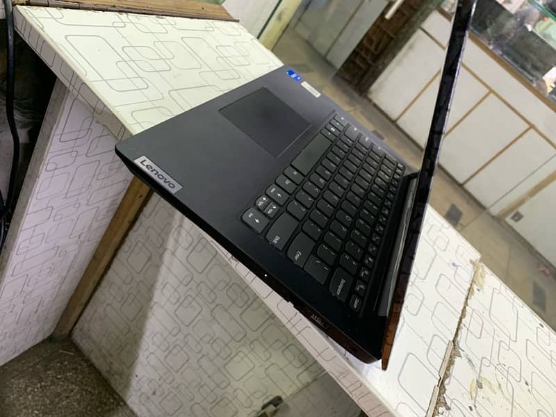 Lenovo v14 2