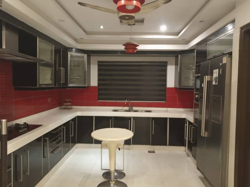 1 Kanal DD Block Full Basement Super Out House Prime Hot For Sale dha Phase4 9