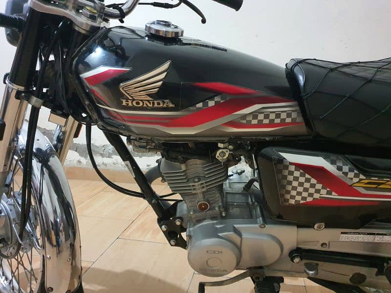 2024 Honda CG125 Black 0