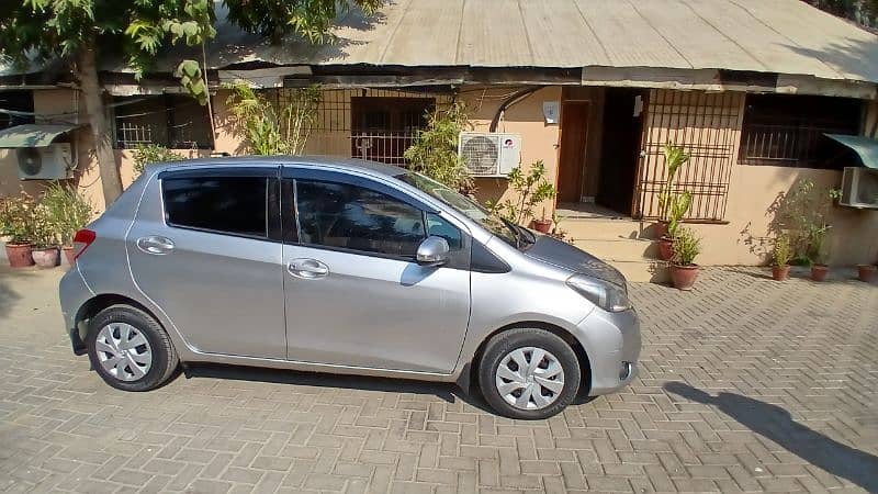 Toyota Vitz 2013 2