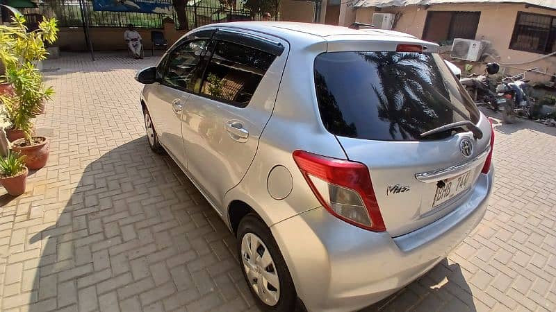 Toyota Vitz 2013 3