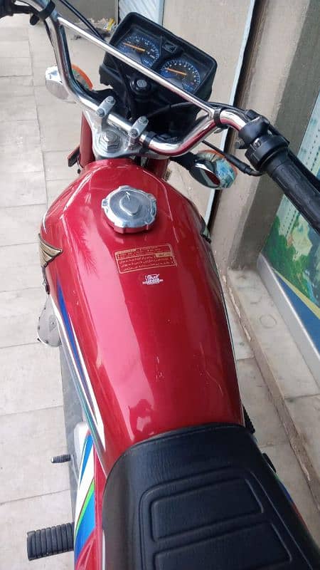 HONDA 125 MODEL 2022 RED COLOR 6