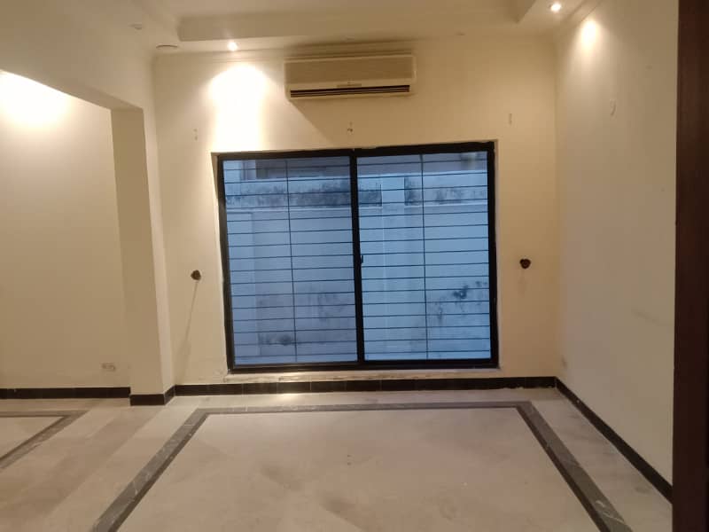 1Kanal W Block Owner Build Beautiful House For Sale DHA Phase 3 17