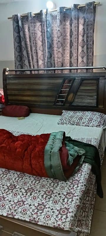 5-Piece King-Size Bedroom Set (Second hand) 0