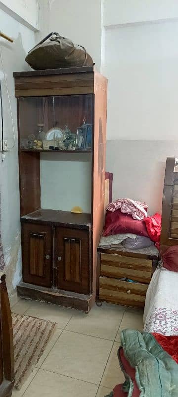 5-Piece King-Size Bedroom Set (Second hand) 5