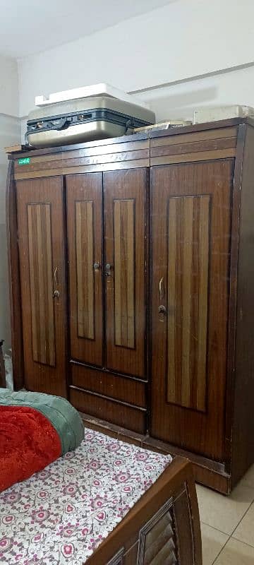 5-Piece King-Size Bedroom Set (Second hand) 7